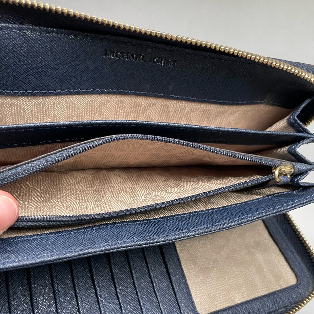 Michael Kors Jet Set Travel Continental Zip Wallet in Navy Blue Saffiano Leather - Picture 8 of 16